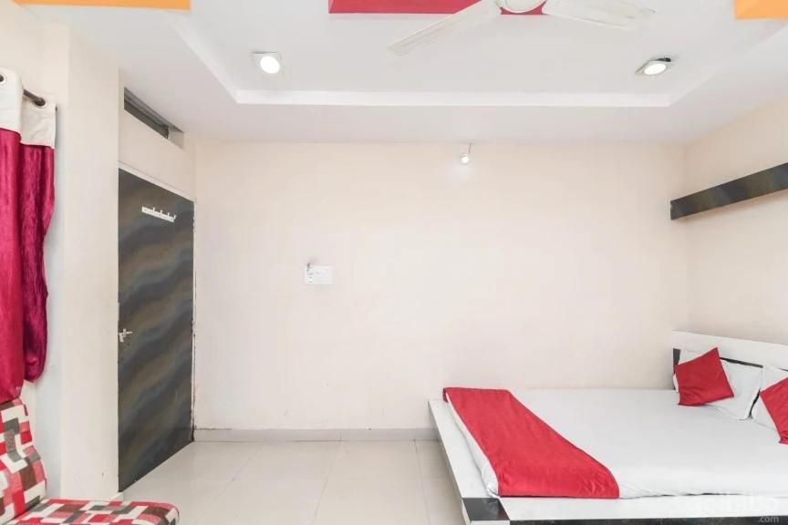 Hotel Rameshwaram Uddzsaín Kültér fotó