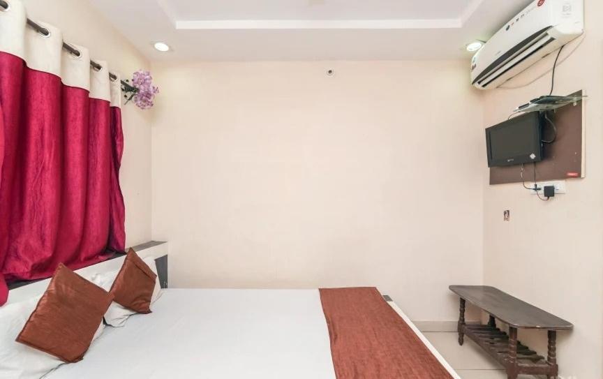 Hotel Rameshwaram Uddzsaín Kültér fotó