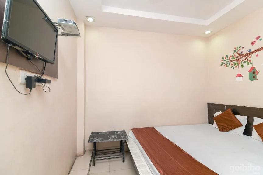 Hotel Rameshwaram Uddzsaín Kültér fotó