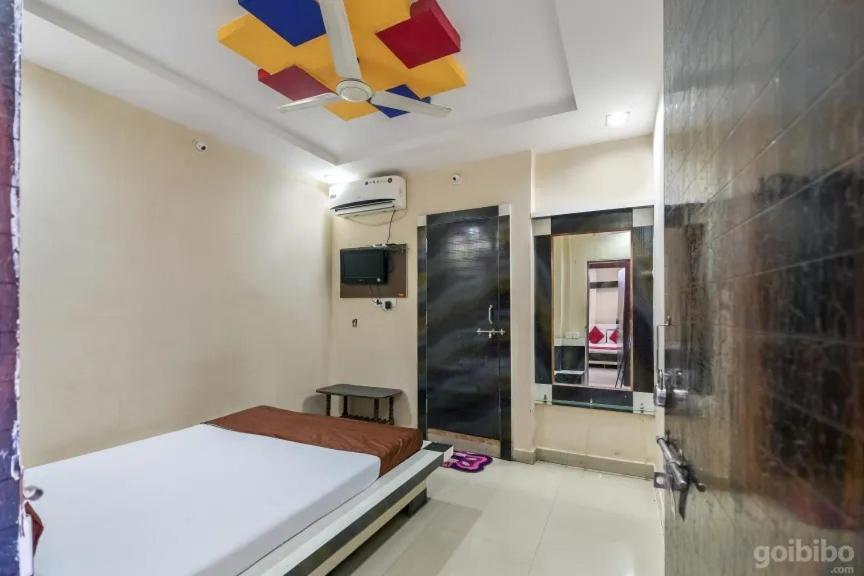 Hotel Rameshwaram Uddzsaín Kültér fotó