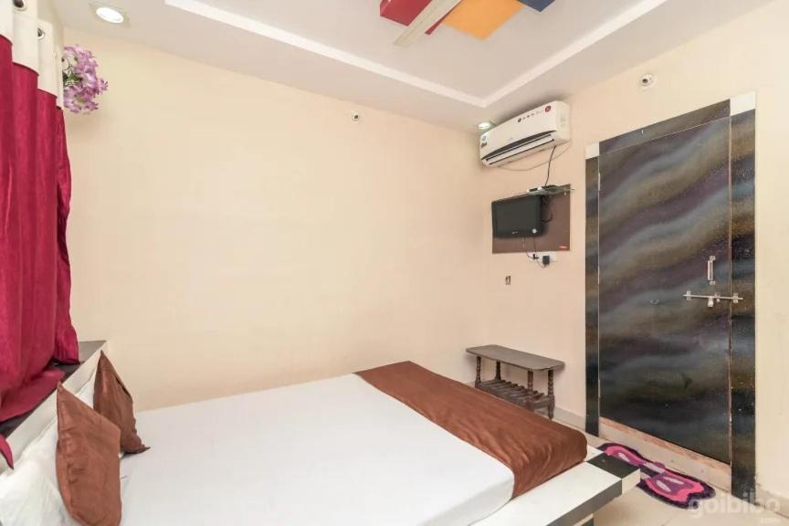 Hotel Rameshwaram Uddzsaín Kültér fotó